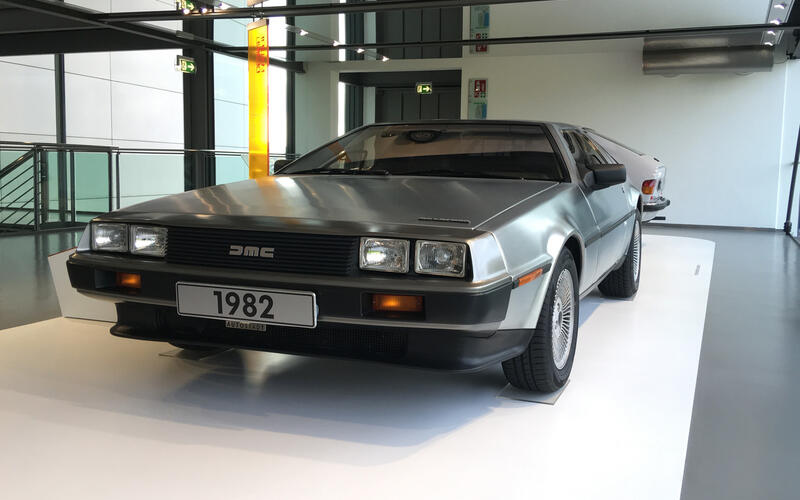DeLorean DMC-12 (1982)