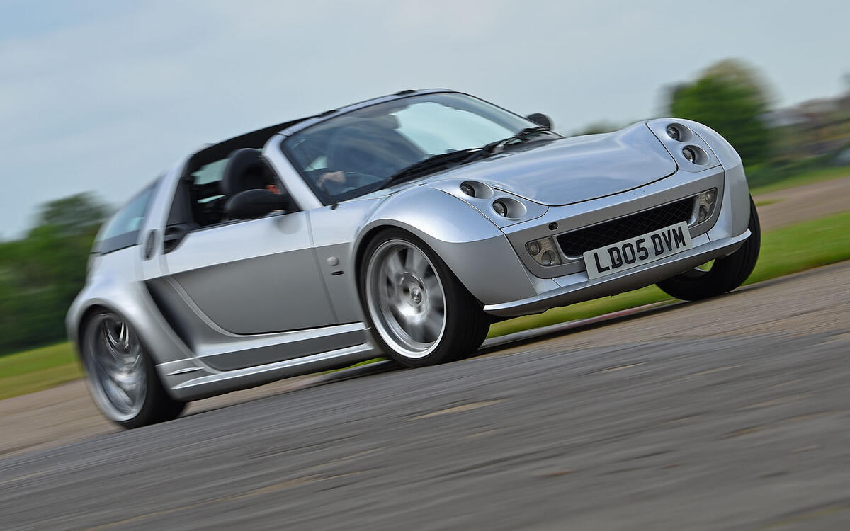 Smart Roadster (£3000-£10,000) Smart Roadster (£3000-£10,000)