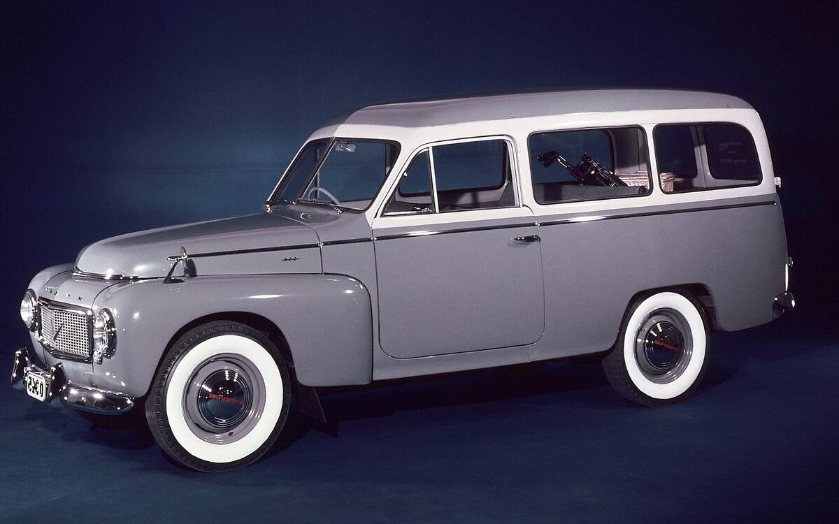 The Duett goes on sale (1953)