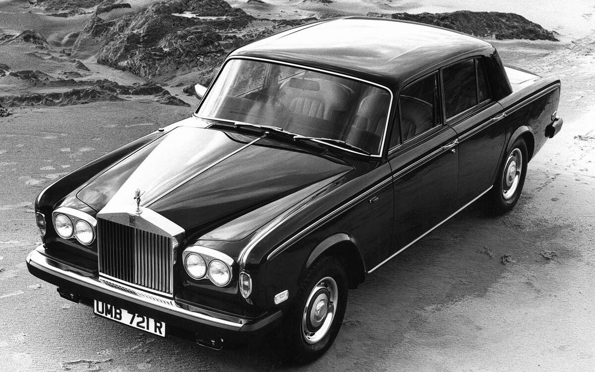 Rolls-Royce Silver Shadow (1965) – 2 models Rolls-Royce Silver Shadow (1965) –2 models