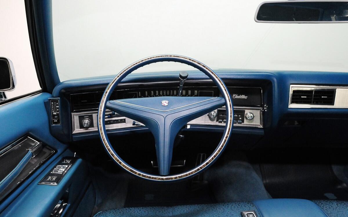 Cadillac Coupe DeVille (1971) Cadillac Coupe DeVille (1971)