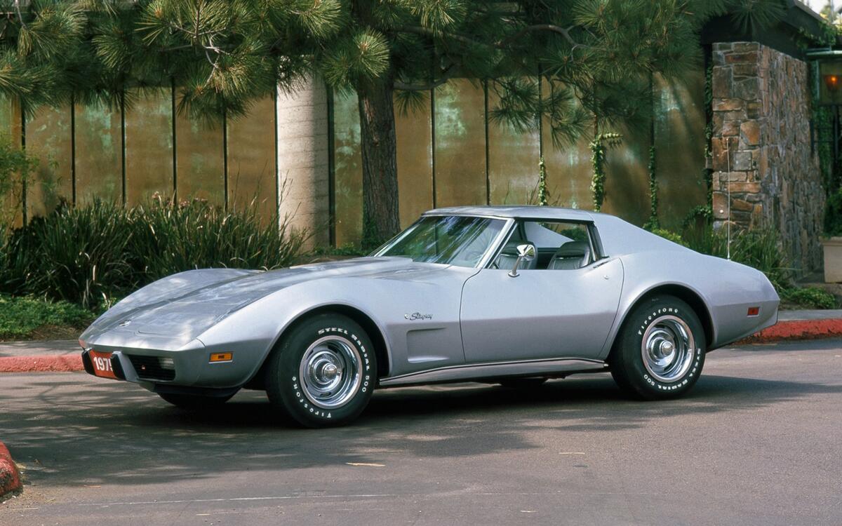 Chevrolet Corvette (1975) Chevrolet Corvette (1975)