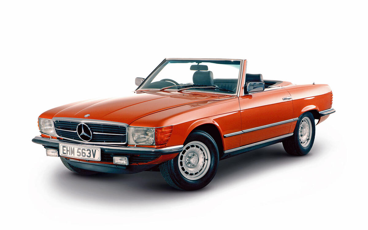 (R107) – 1971 – 1989 – 237,387 produced – 13,188 per year