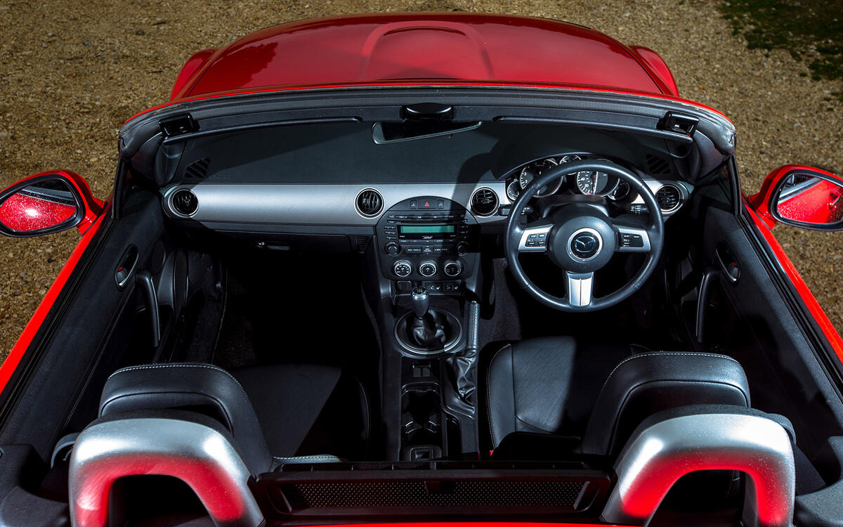 Mazda MX-5 (NC) Mazda MX-5 (NC)