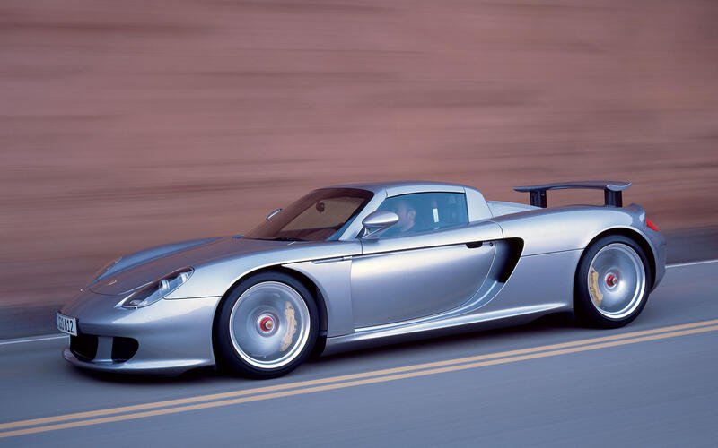 Porsche Carrera GT (2004) Porsche Carrera GT (2004)