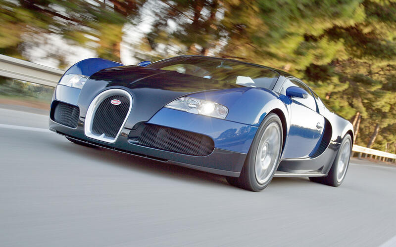 Bugatti Veyron (2005) Bugatti Veyron (2005)