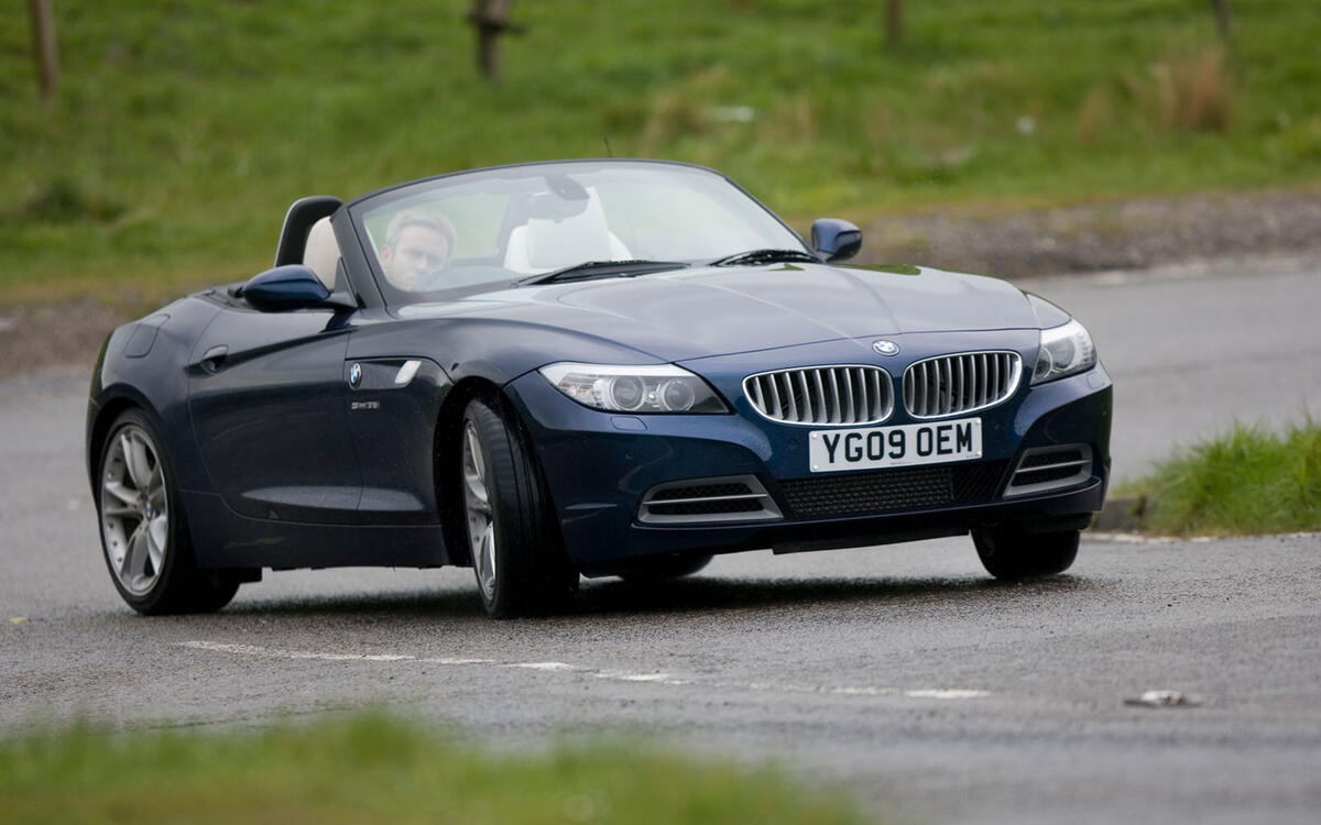 BMW Z4 2009-2016  BMW Z4 2009-2016