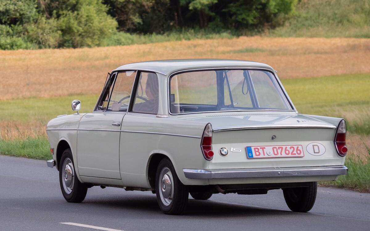BMW 700 (1959) BMW 700 (1959)
