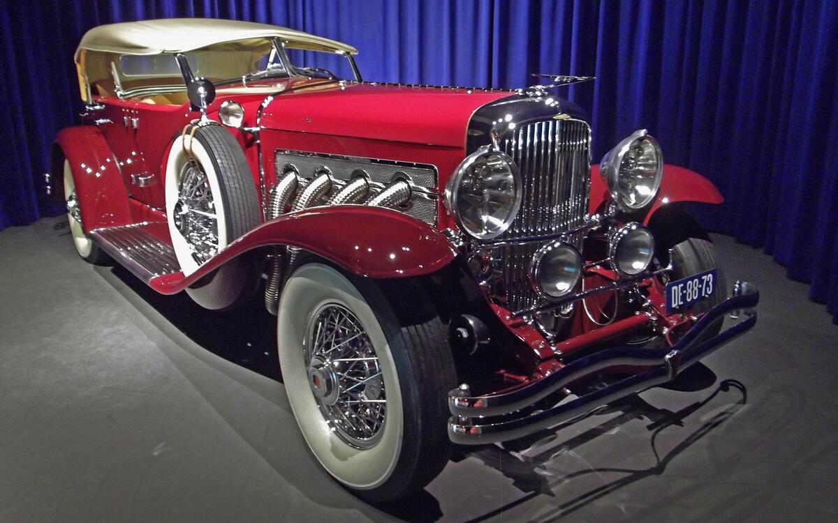 1930s: Duesenberg Model SJ - 140 mph (225 km/h)