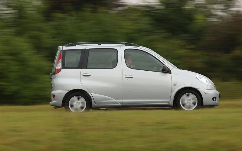 Toyota Yaris Verso (1999)