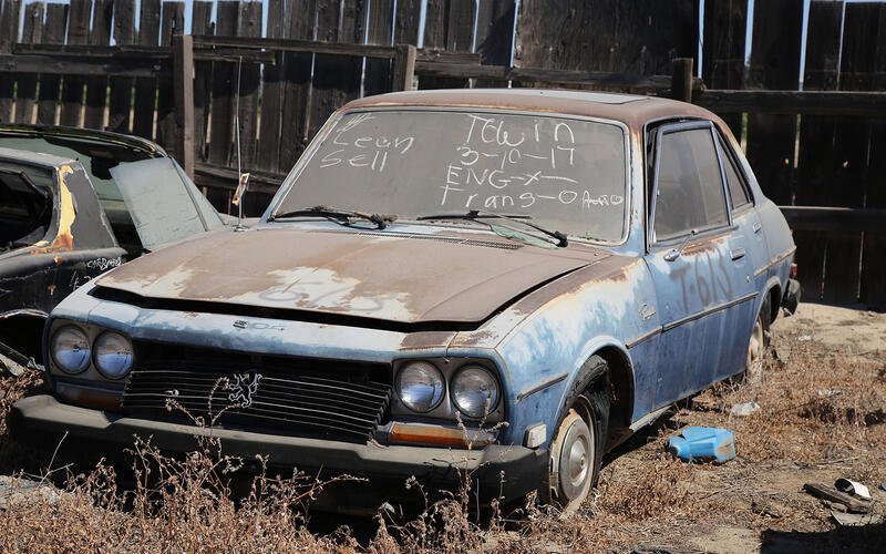 PEUGEOT 504