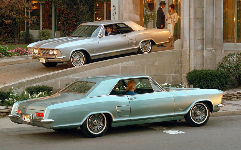 33 1963 Buick Riviera  33 1963 Buick Riviera