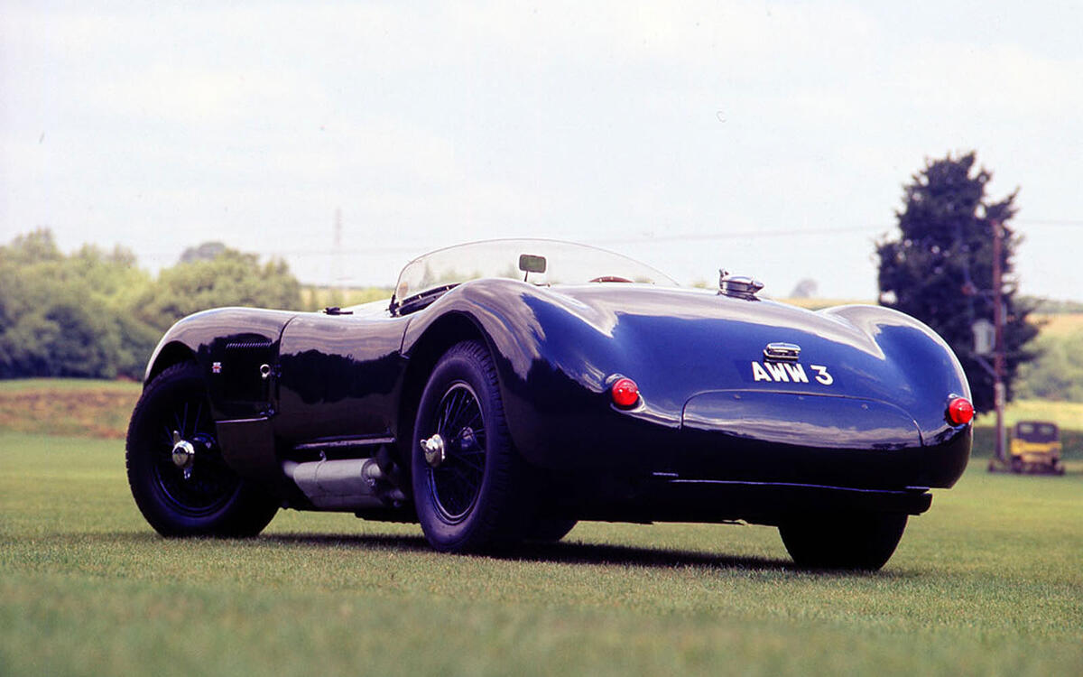 32 1952 Jaguar C-Type 