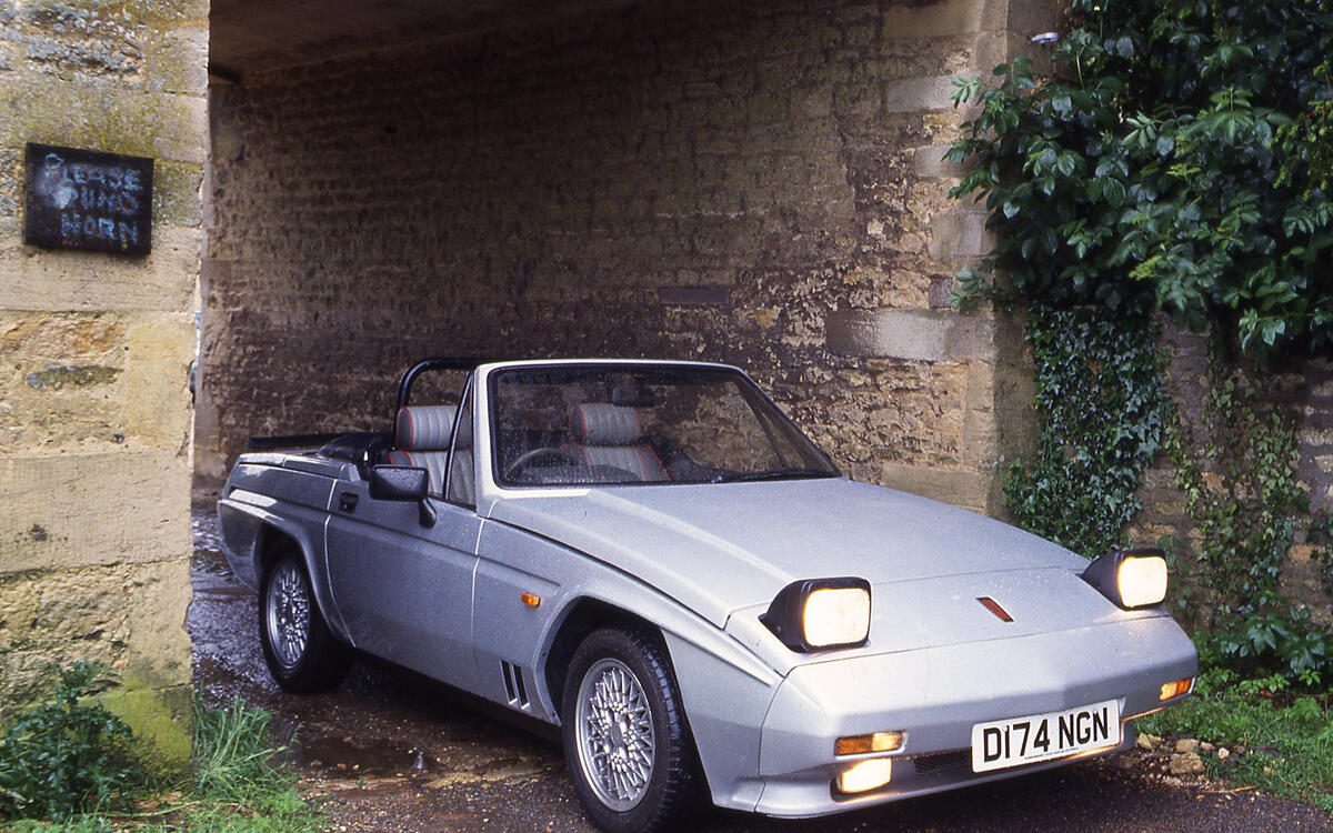Michelotti miscue Reliant Scimitar SS1