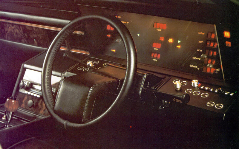Aston Martin Lagonda Series II (1976)