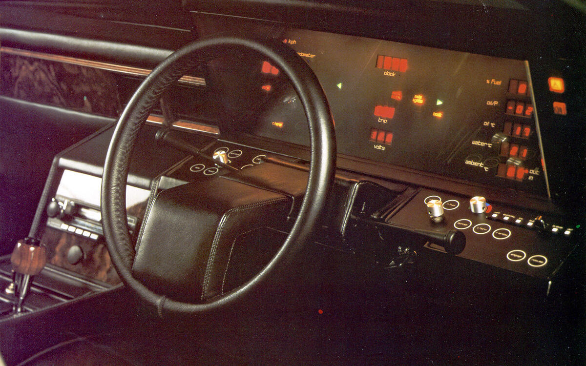 Aston Martin Lagonda Series II (1976)