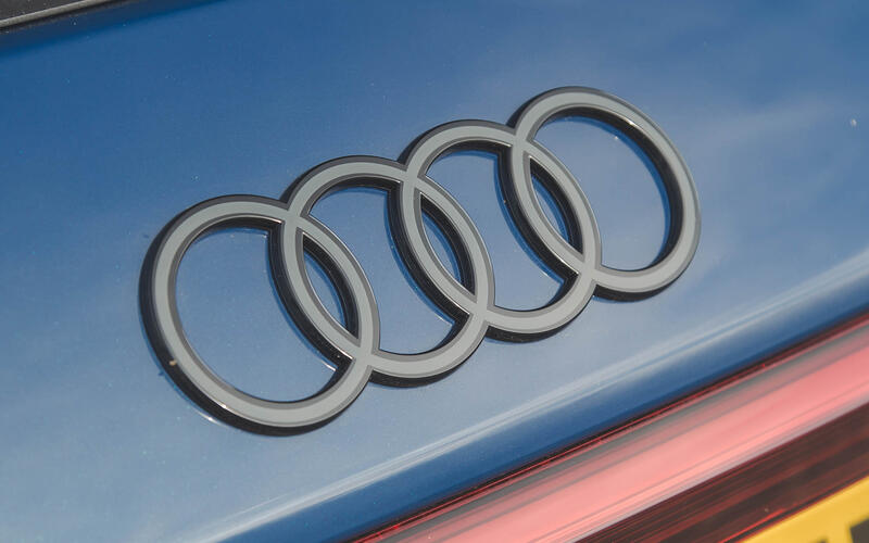 AUDI AUDI