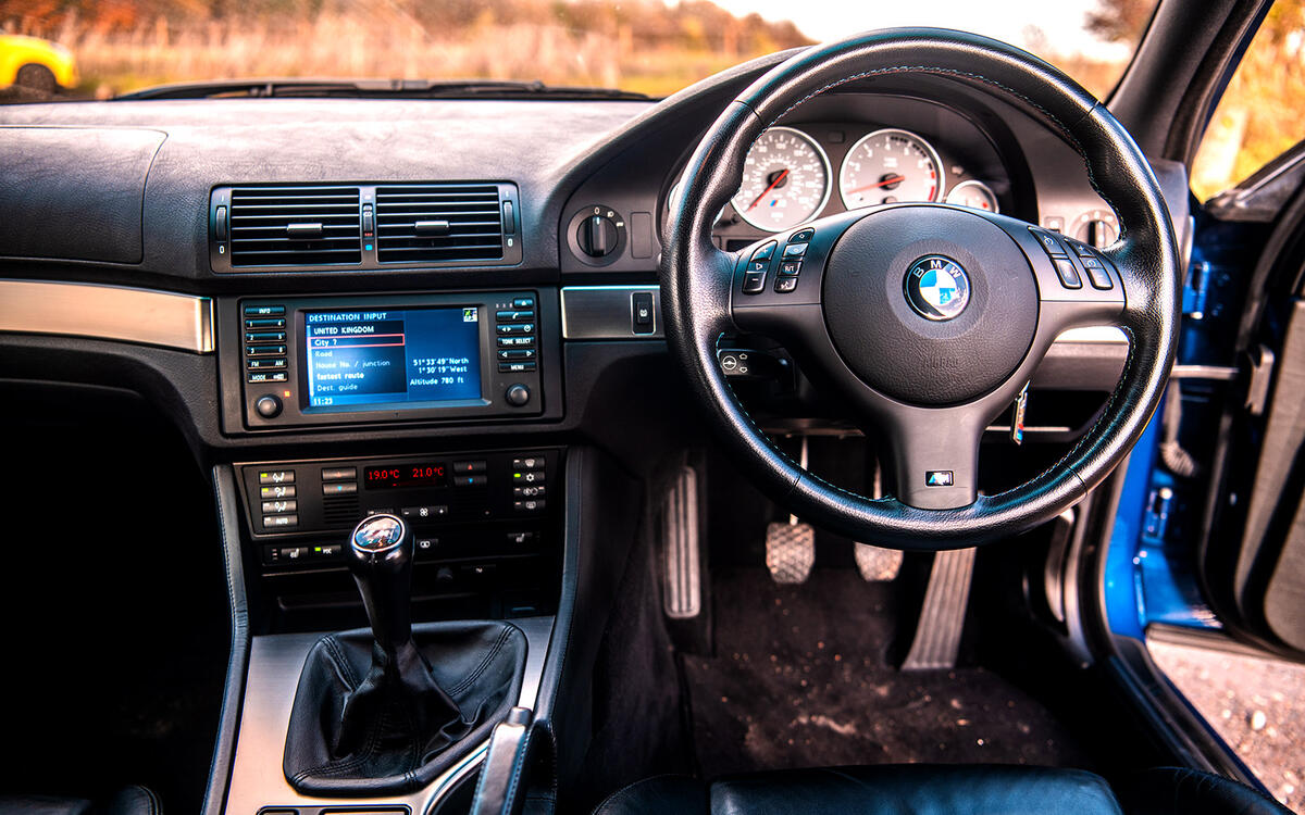 BMW 5 Series (E39) - interior BMW 5 Series (E39) - interior