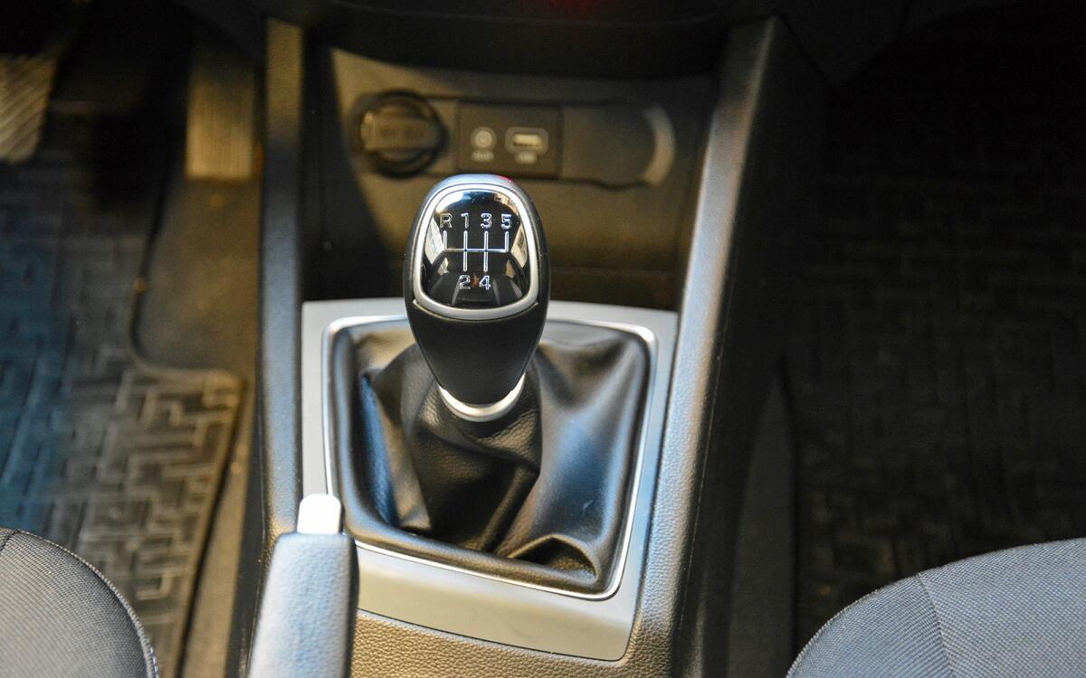 UK: the manual transmission reigns supreme (for now)