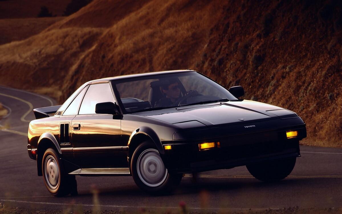 Toyota MR2 (1984) Toyota MR2 (1984)