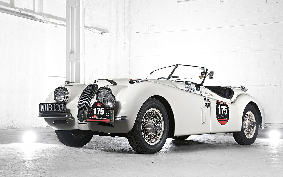 1940s: Jaguar XK 120 - 133 mph (215 km/h)