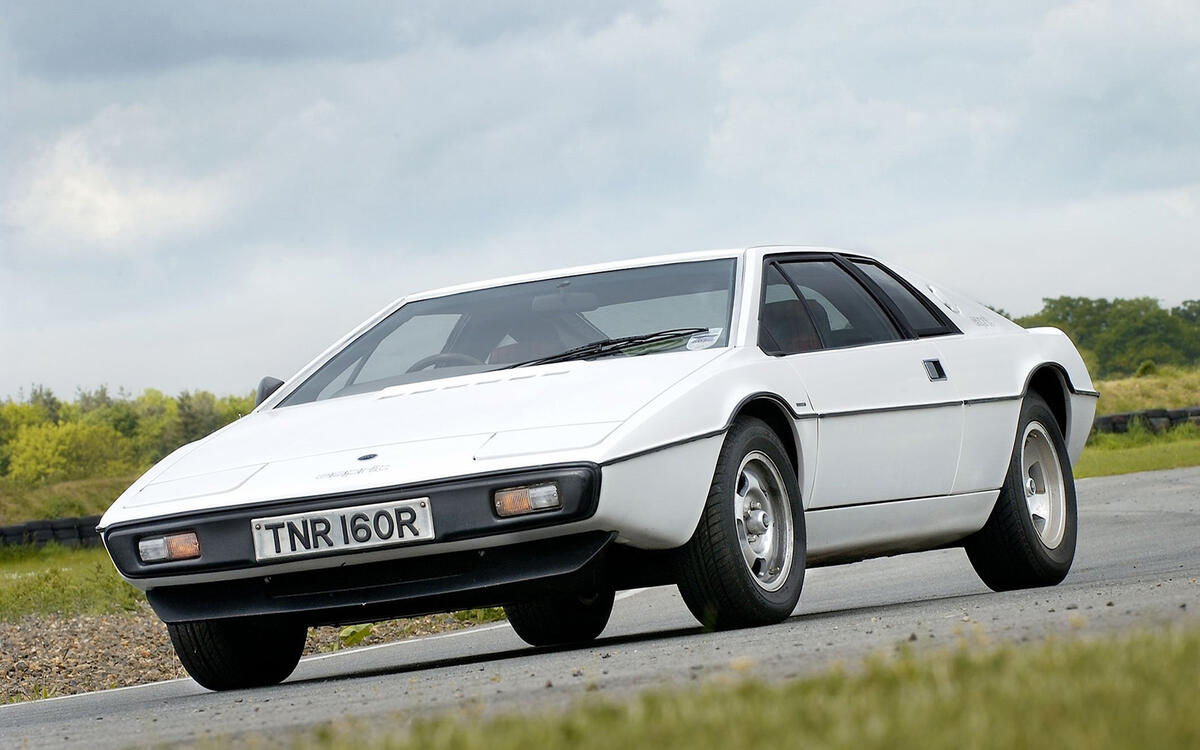 27: Lotus Esprit  27: Lotus Esprit