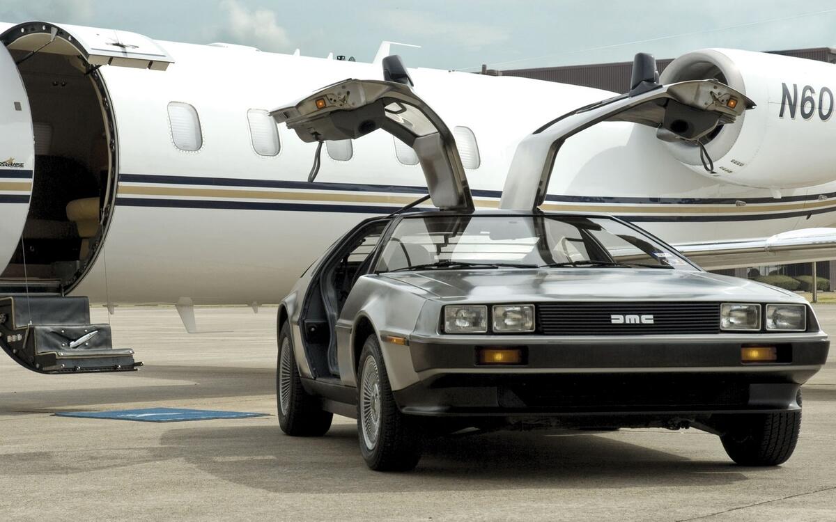 DMC’s DeLorean DMC-12 DMC’s DeLorean DMC-12