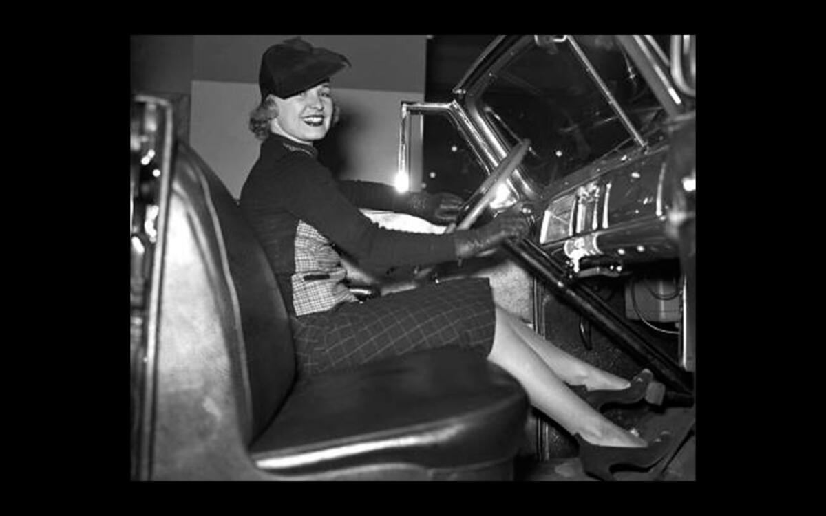 FIRST COLUMN-MOUNTED GEARSHIFT: Pontiac (1938) FIRST COLUMN-MOUNTED GEARSHIFT: Pontiac (1938)