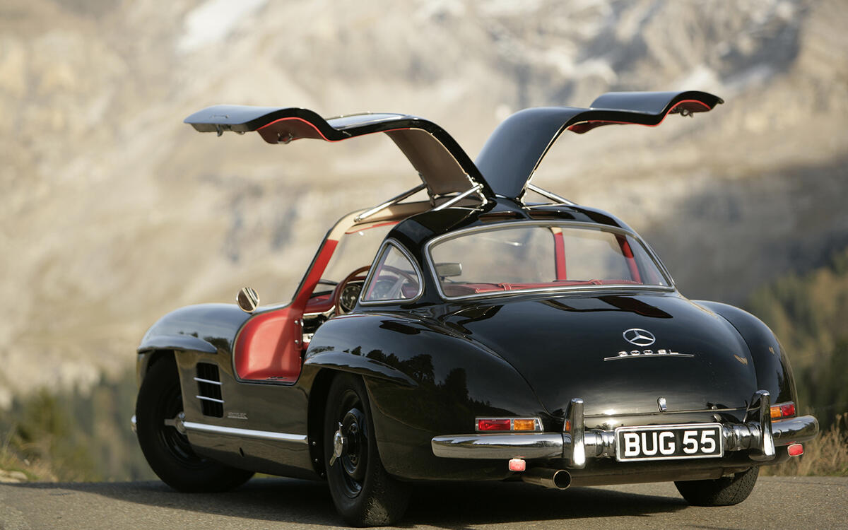 1950s: Mercedes-Benz 300SL - 152 mph (246 km/h)