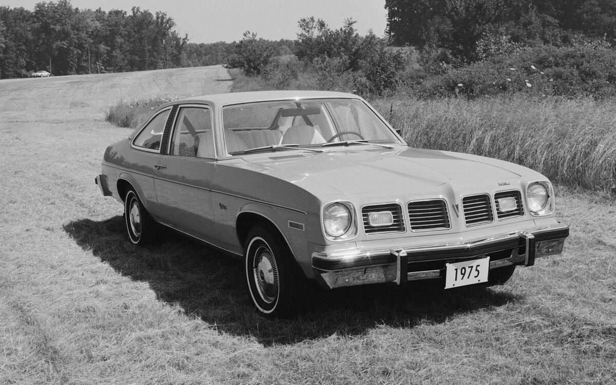 Pontiac Ventura (1975) Pontiac Ventura (1975)