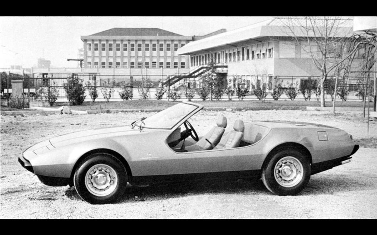Ferrari 365 GTC/4 Beach Car