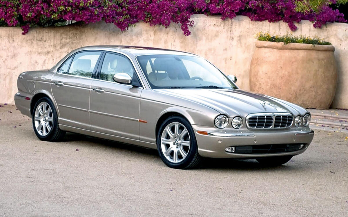 JAGUAR XJ 2003-2009 - £2500-£12,000 JAGUAR XJ 2003-2009 - £2500-£12,000