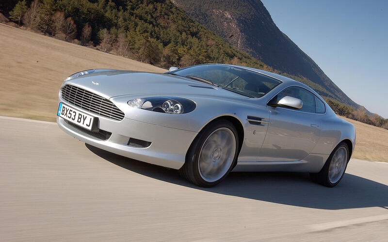 17 2004 Aston Martin DB9