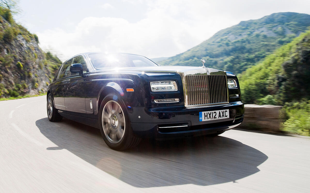 15: Rolls-Royce Phantom  15: Rolls-Royce Phantom