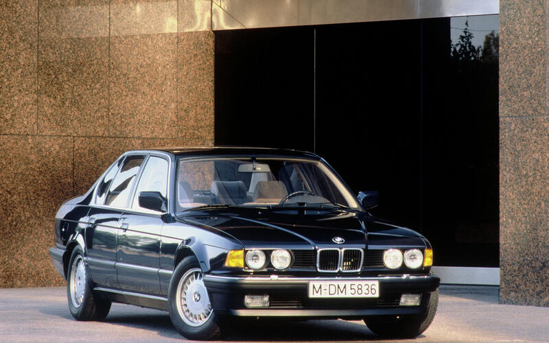 XENON HEADLIGHTS: BMW 7 Series (1992)