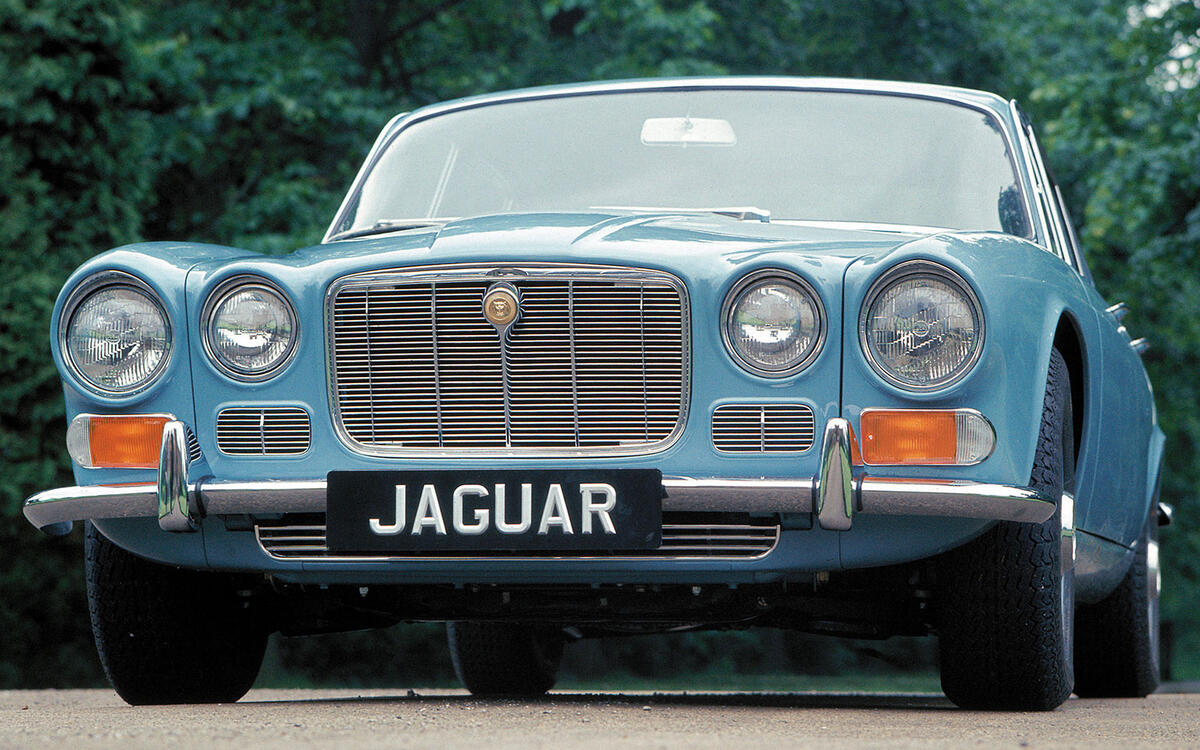 9 1968 Jaguar XJ6 S1