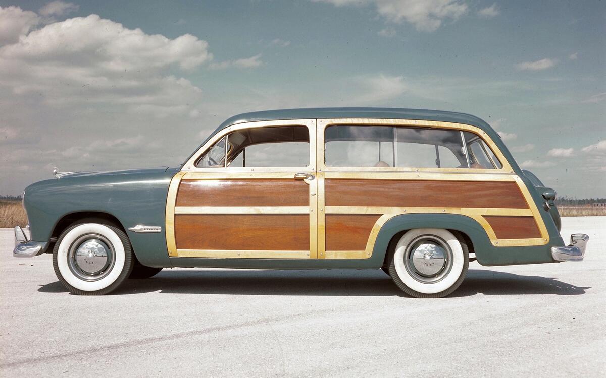 Ford Custom Six/Custom V-8 (1949)