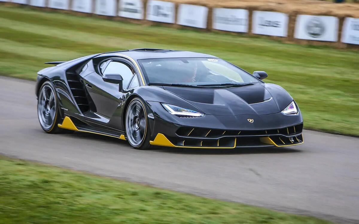 Lamborghini Centenario: 40 Lamborghini Centenario: 40