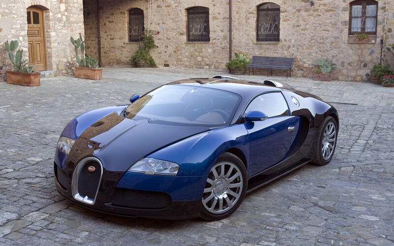 2005: Bugatti Veyron 2005: Bugatti Veyron