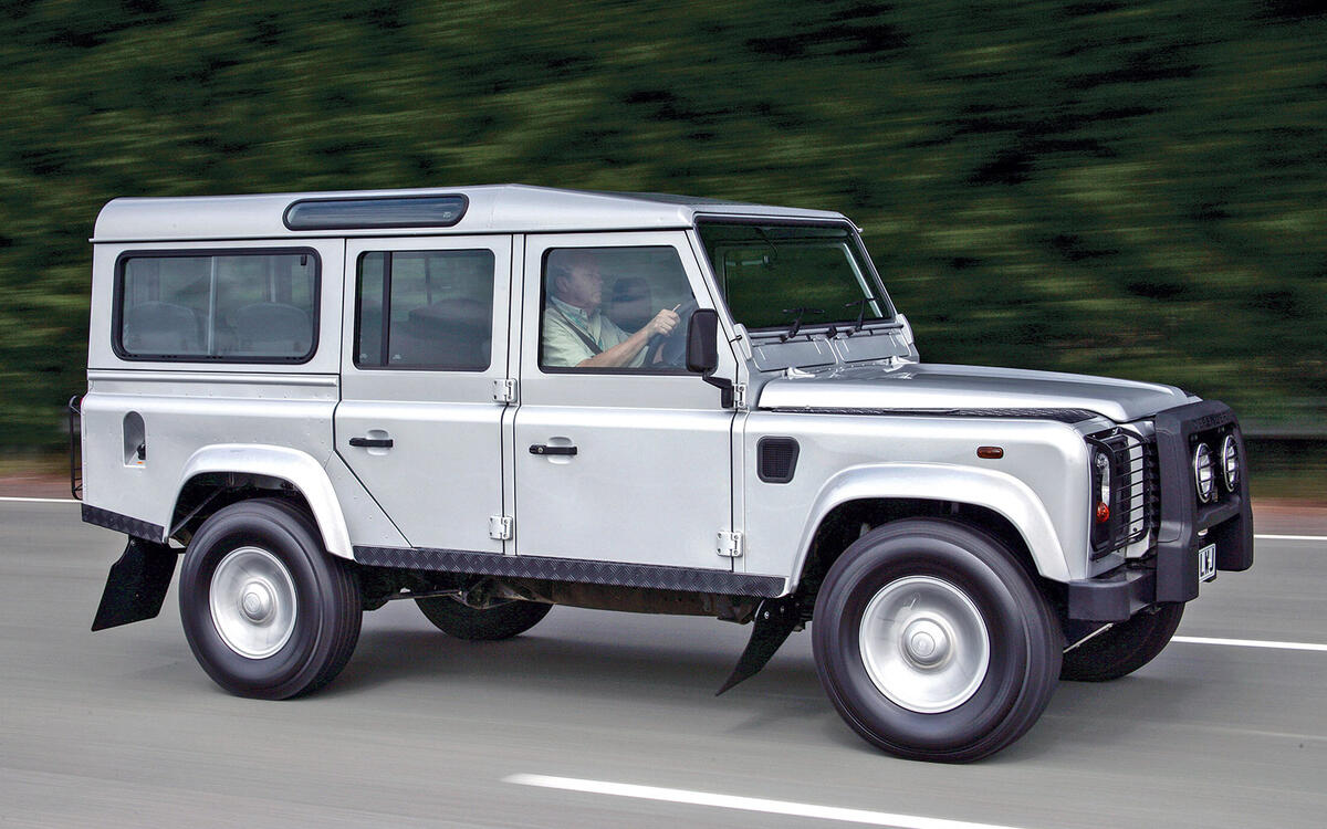 LAND ROVER DEFENDER 110 1990-2016 - £6000-£265,000 LAND ROVER DEFENDER 110 1990-2016 - £6000-£265,000