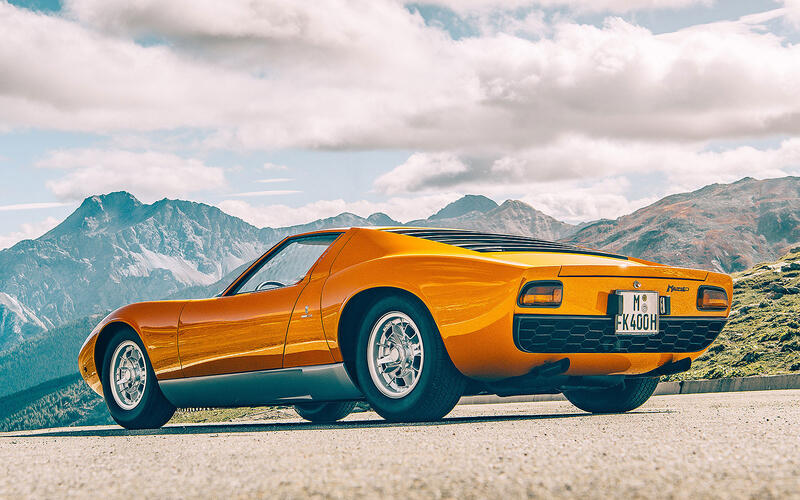 2 1970 Lamborghini Miura 2 1970 Lamborghini Miura