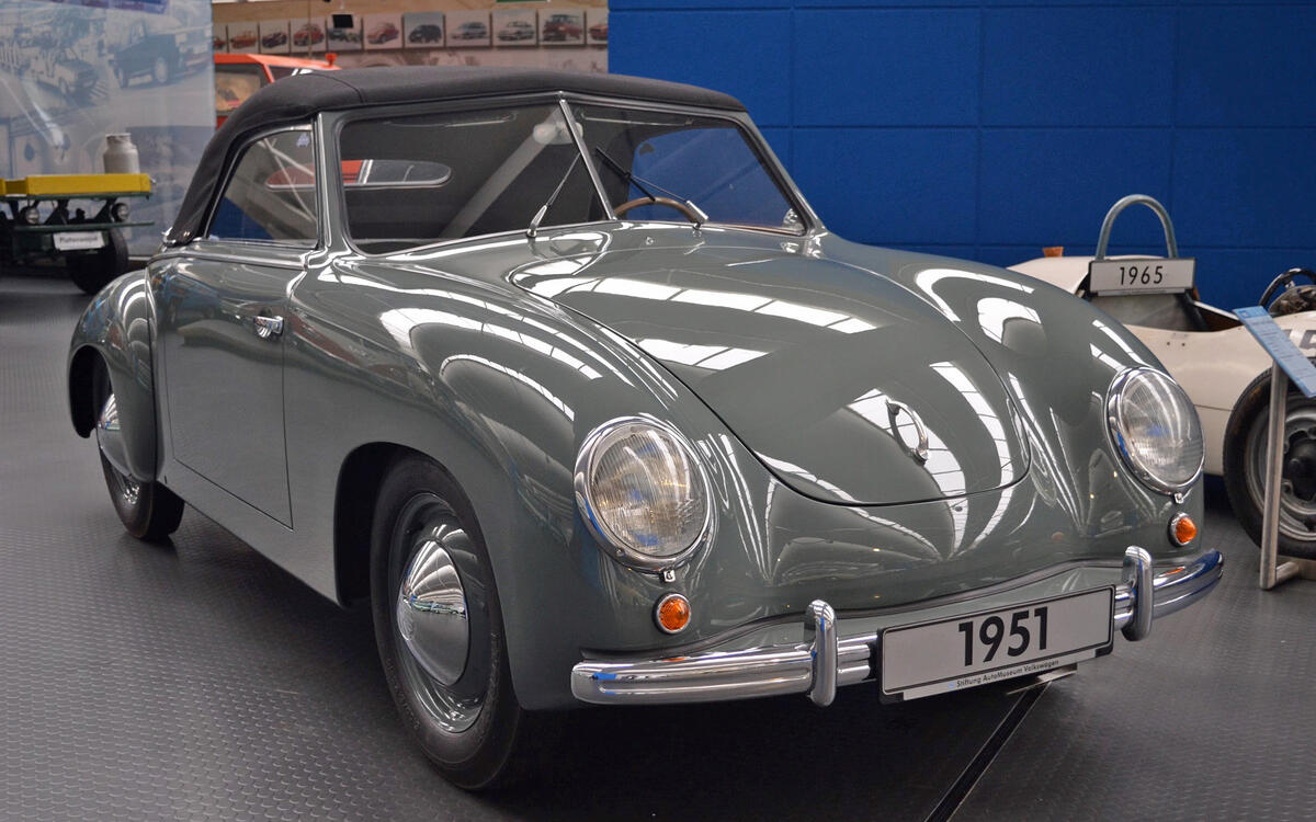 The Beetle goes topless (1949) The Beetle goes topless (1949)