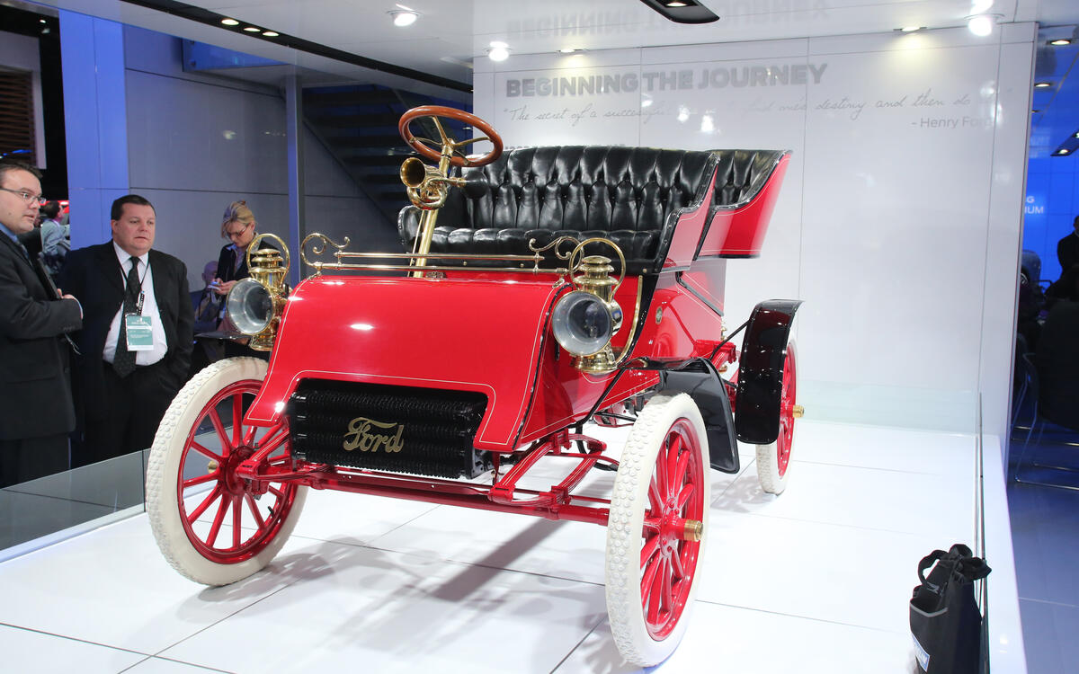 1903: Ford Ford Model A