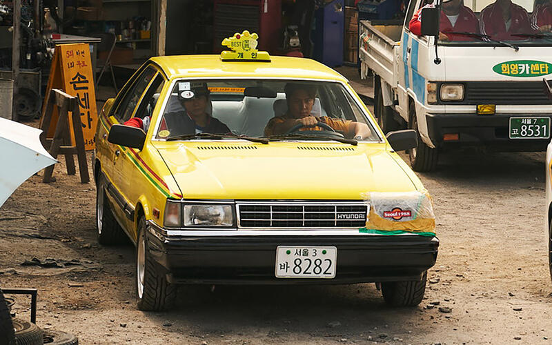 The 2.0-litre from the original Grandeur has been replaced by an EV powertrain and while it might look like the eighties saloon not sold in the UK, the interior is vastly different.