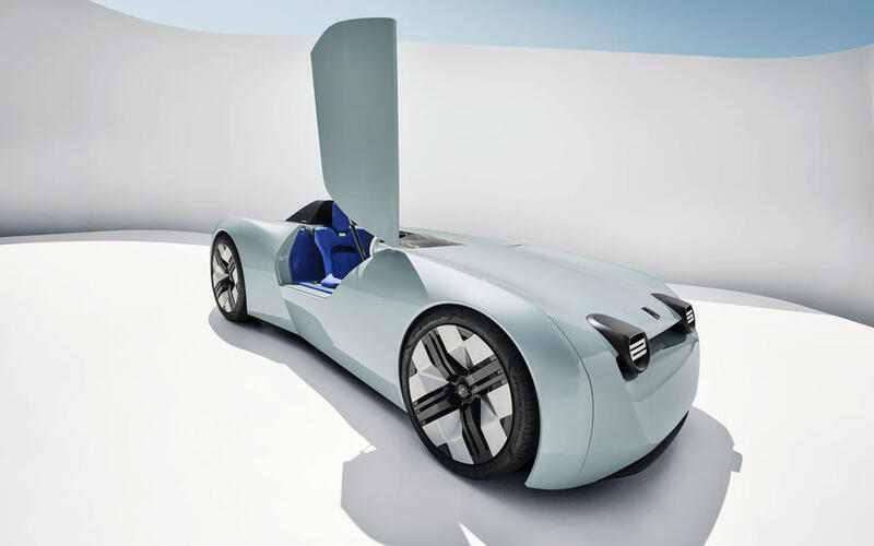 London-based design house Makkina set the pulses of Triumph lovers racing when it revealed a modern day Triumph TR2 in 2023.