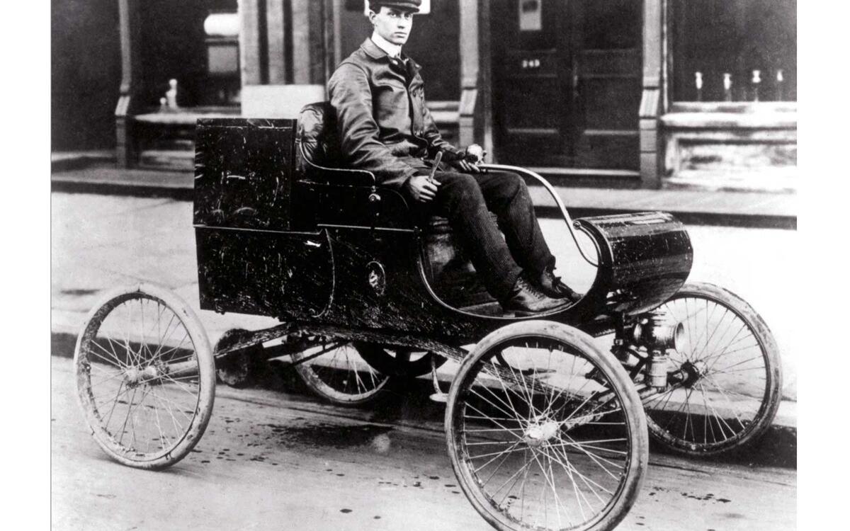 1902: Oldsmobile Oldsmobile