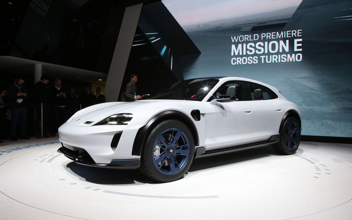 Porsche Mission E Cross Turismo