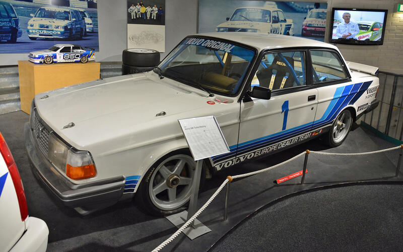 240 Turbo Racing (1985)