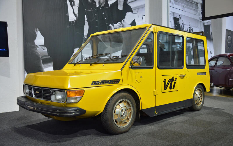 99 electric van (1976)