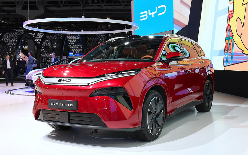 BYD Atto 8 